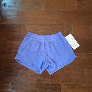 Lululemon Hotty hot LR lined shorts size 6